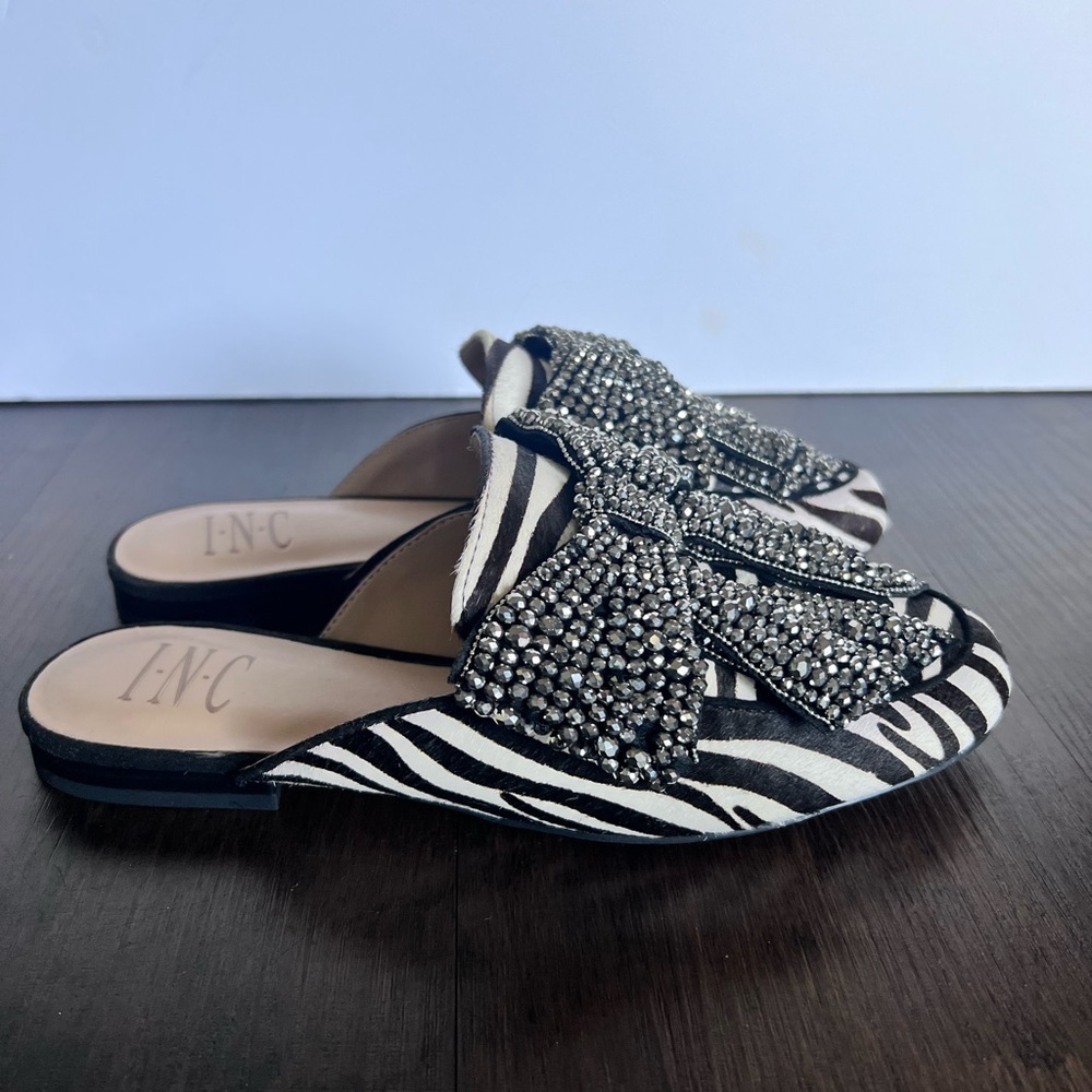 INC International Concepts Gannie Amazing zebra Cristal  Bow Mules 5 1/2 - Picture 3 of 5